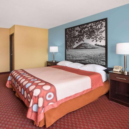 Готель Super 8 By Wyndham Troy Il/St. Louis Area Екстер'єр фото