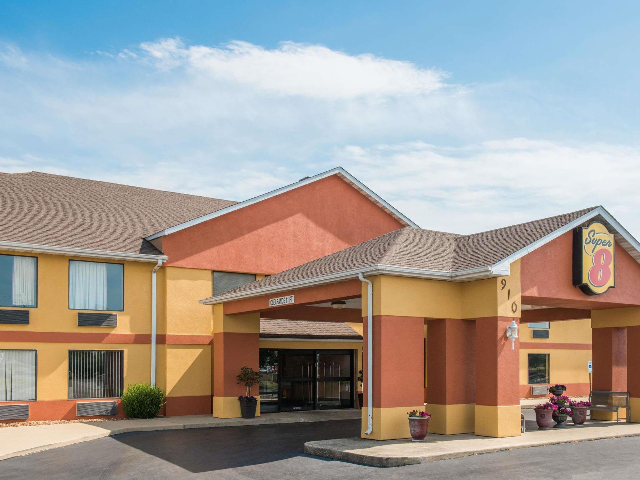 Готель Super 8 By Wyndham Troy Il/St. Louis Area Екстер'єр фото