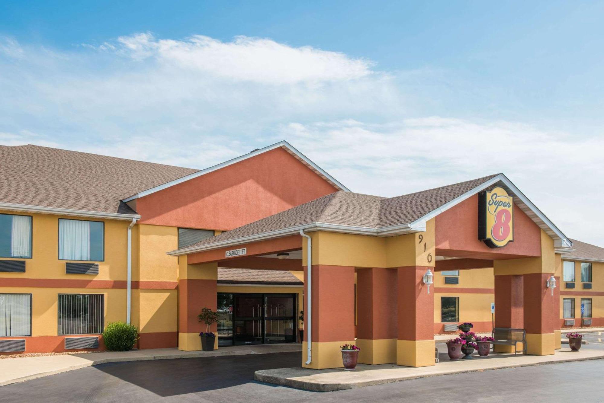 Готель Super 8 By Wyndham Troy Il/St. Louis Area Екстер'єр фото
