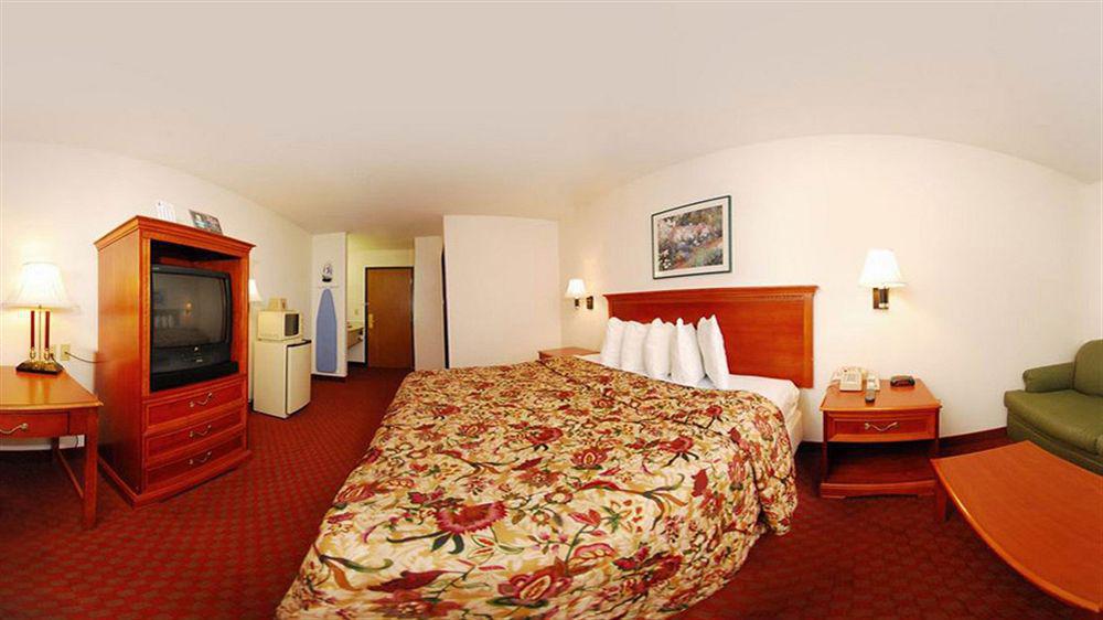 Готель Super 8 By Wyndham Troy Il/St. Louis Area Екстер'єр фото